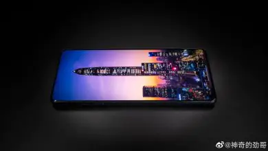 Motorola Edge X30 under-display camera version
