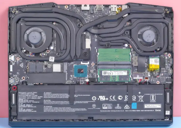 MSI Raider GE67 HX internal photo