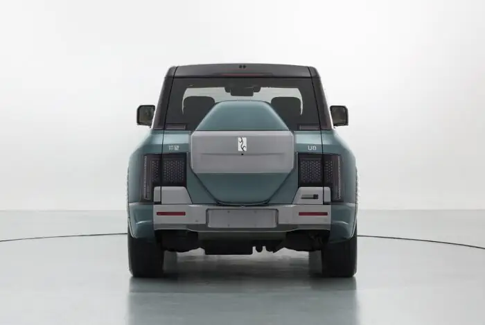 BYD Yangwang U8
