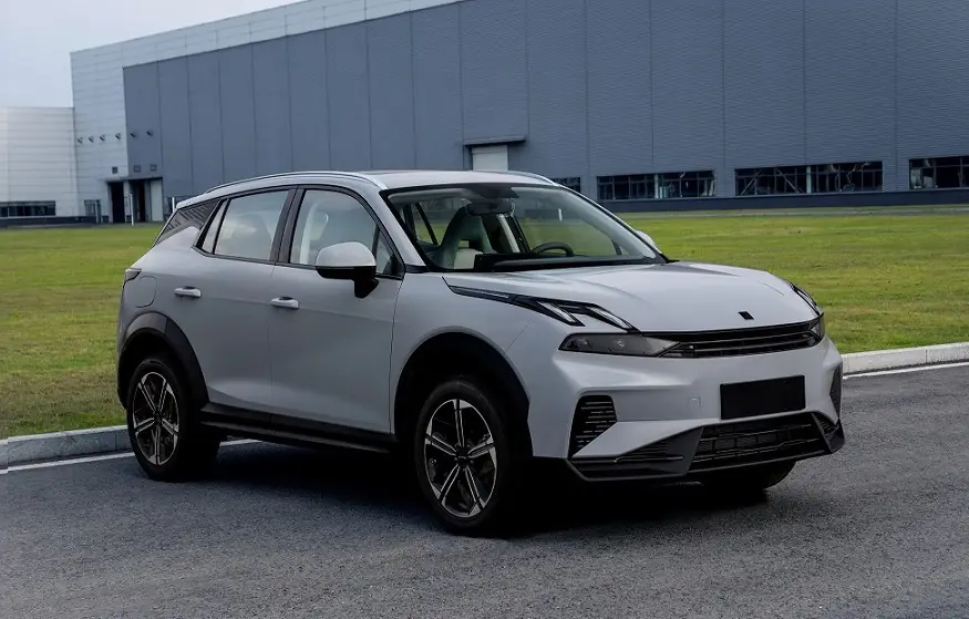 Lynk & Co 06 EM-P (1)